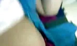 गरीब सेक्सी मूवी इंग्लिश वीडियो आदमी ग्राहक को खुश करने के लिए उसके मुंह और गधे फाड़ और फोन करने के लिए दादी से पूछा गया था