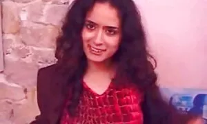 उसके पति दूसरे मूवी सेक्सी इंग्लिश फिल्म कमरे में बैठे थे, जबकि श्रमिक शौचालय में परिचारिका बकवास